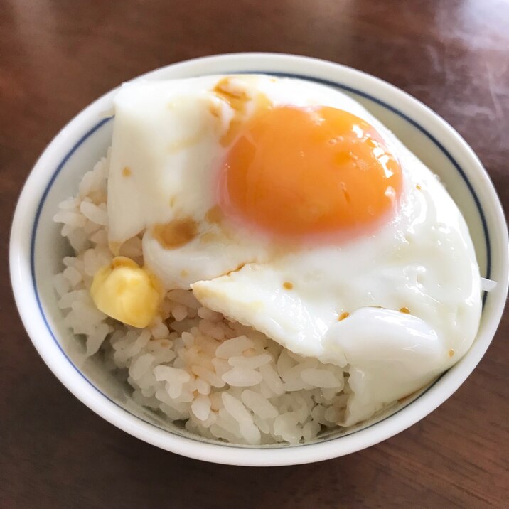 新米で♪目玉焼きバター醤油ごはん